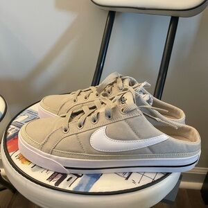 Nike Women’s Court Legacy